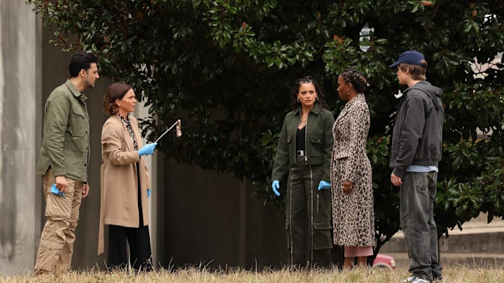 FOUND -- "Missing While Witnessed" Episode 216 -- Pictured: (l-r) Karan Oberoi as Dahn, Kelli Williams as Margaret, Gabrielle Walsh as Lacey, Shanola Hampton as Gabi Mosely , Parker Daniel Queenan as Jamie -- (Photo by: Matt Miller/NBC)