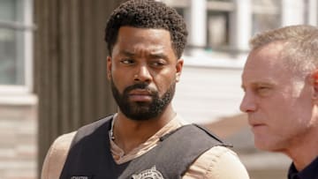 CHICAGO P.D. -- "Let it Bleed" Episode 1001 -- Pictured: (l-r) LaRoyce Hawkins as Kevin Atwater, Jason Beghe as Hank Voight-- (Photo by: Lori Allen/NBC)