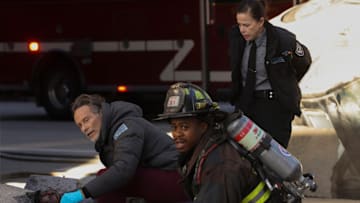 CHICAGO MED -- "In The Trenches: Part II" Episode 1011 -- Pictured: (l-r) Steven Weber as Dr. Dean Archer, Daniel Kyri as Darren Ritter, Jennifer Regan as Bates -- (Photo by: George Burns Jr/NBC)