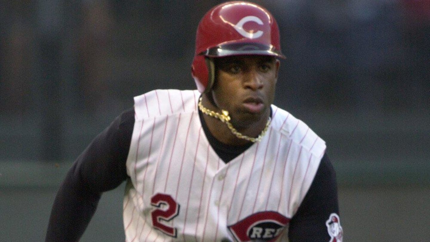 3 Essential Deion Sanders Baseball Cards are Prime Time