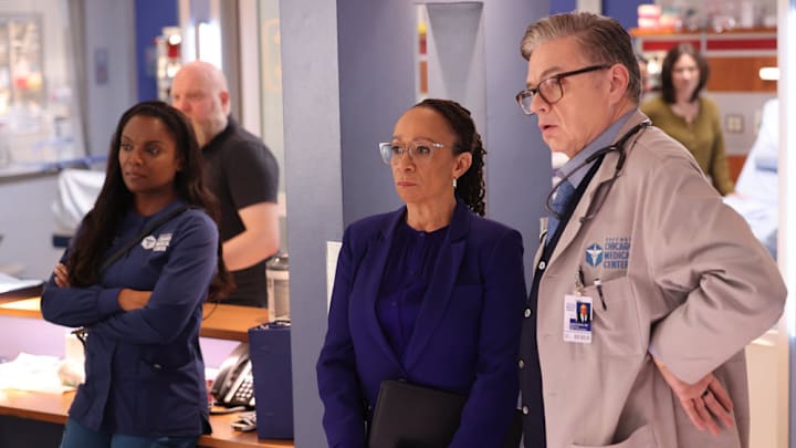 CHICAGO MED -- "The Invisible Hand" Episode 1020 -- Pictured: (l-r) Marlyne Barrett as Maggie Lockwood, S. Epatha Merkerson as Sharon Goodwin, Oliver Platt as Dr. Daniel Charles 