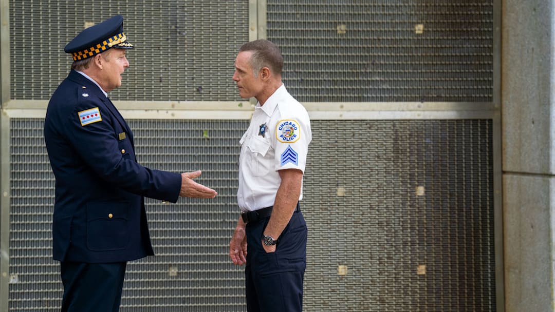 CHICAGO P.D. -- "Consequences" Episode 1301 -- Pictured: (l-r) Joel Murray as Commander Devlin, Jason Beghe as Hank Voight -- (Photo by: Elizabeth Sisson/NBC)