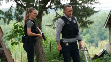 CHICAGO P.D. -- "The One Next to Me" Episode 903 -- Pictured: (l-r) Tracy Spiridakos as Hailey, Jason Beghe as Hank Voight -- (Photo by: Lori Allen/NBC)