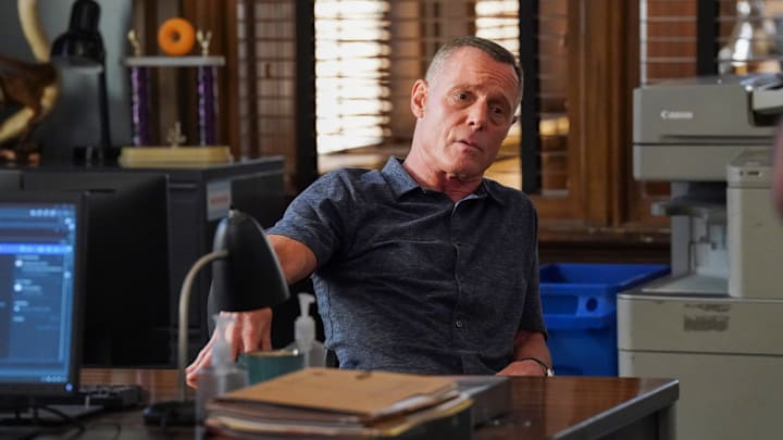 CHICAGO P.D. -- "Pawns" Episode 12006 -- Pictured: Jason Beghe as Hank Voight