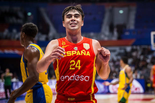 The San Antonio Spurs traded down with the Indiana Pacers to select Spain's Juan Nuñez from Spain. 