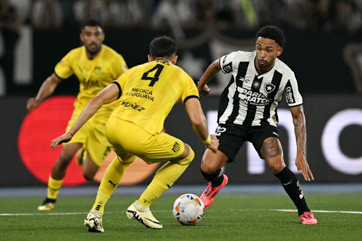 FBL-LIBERTADORES-BOTAFOGO-PEÑAROL