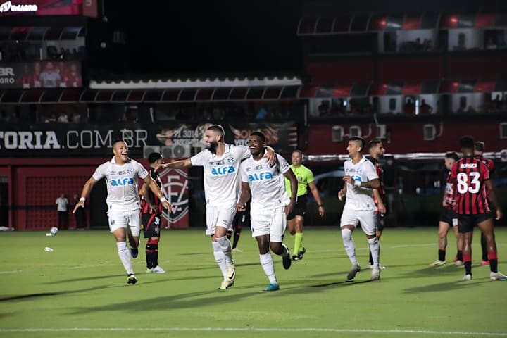 Jemerson marcou o gol que abriu o placar no duelo