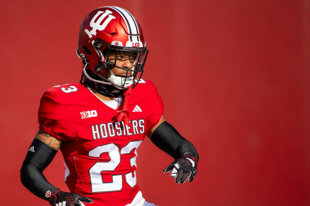 Jordan Shaw warms up for Indiana last season.