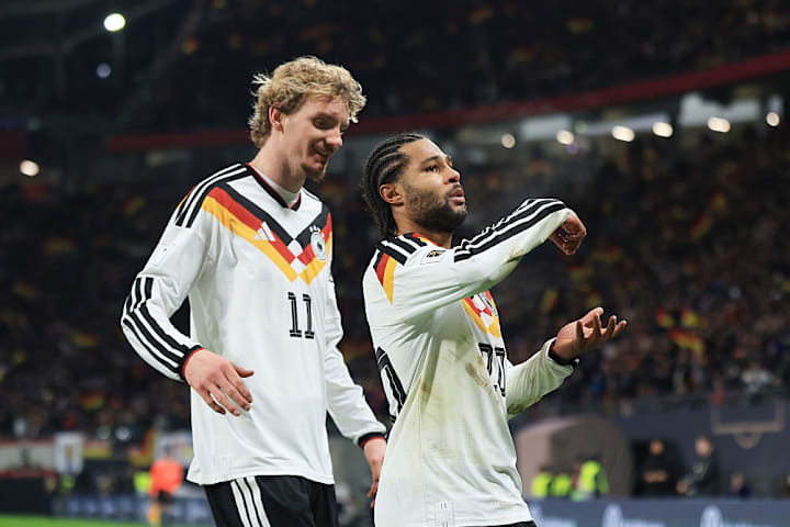 Serge Gnabry, Nick Woltemade