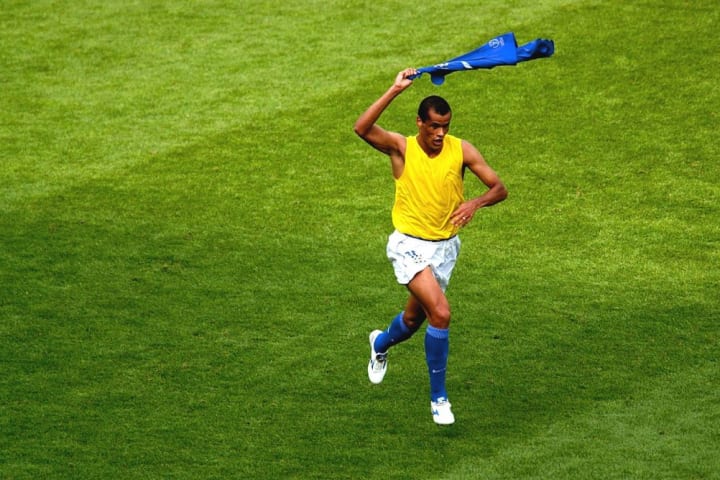 Rivaldo jogou uma barbaridade na Copa do Mundo de 2002.