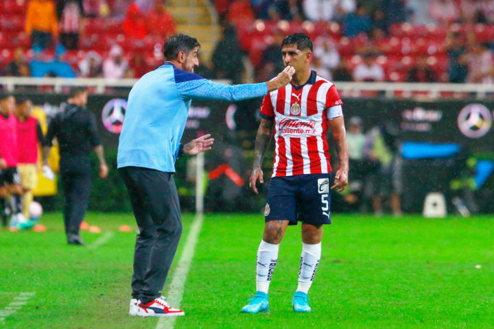 Veljko Paunovic, Victor Guzman