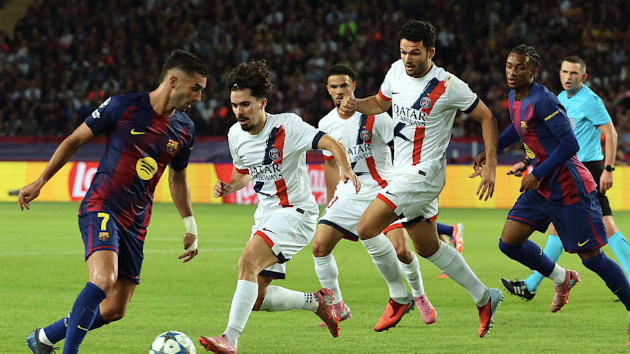Ferran Torres with the ball vs. PSG