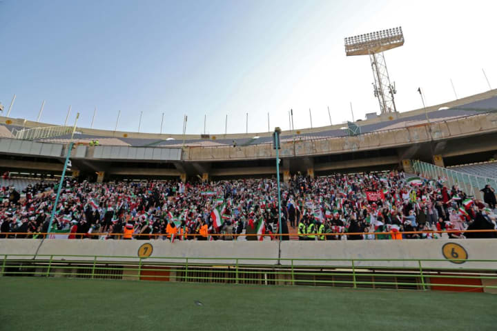 FBL-WC-2022-IRN-CAM-FANS