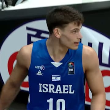 Omer Mayer playing in FIBA