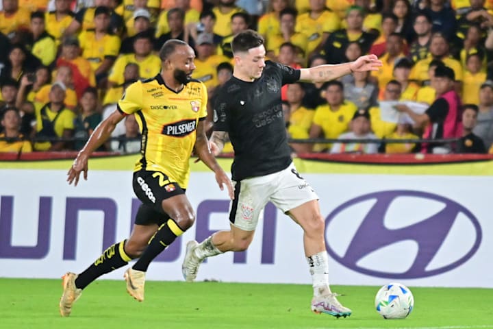 FBL-LIBERTADORES-BARCELONA-CORINTHIANS