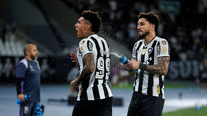 Igor Jesus, Alex Telles