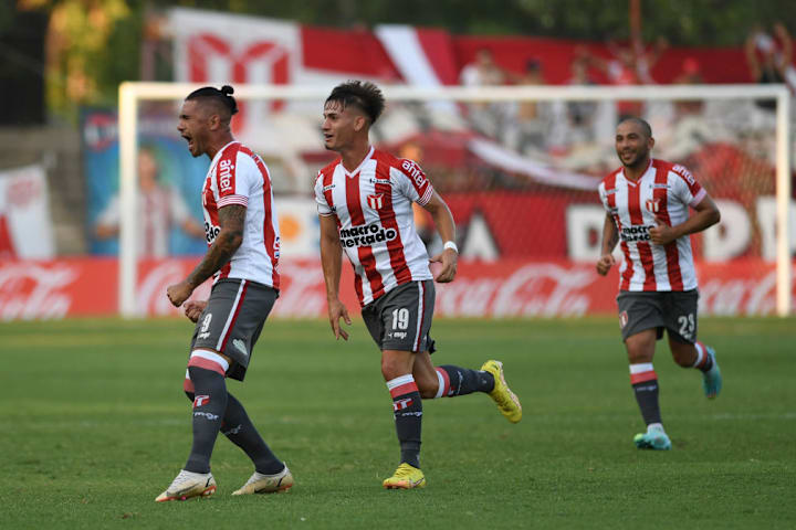 Jonathan Dos Santos, Joaquín Lavega