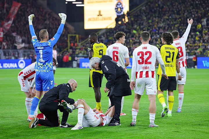 Timo Hübers verletzte sich in Dortmund schwer am Knie