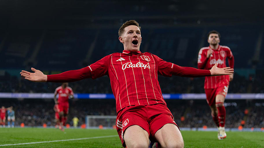 Elliot Anderson celebrating.