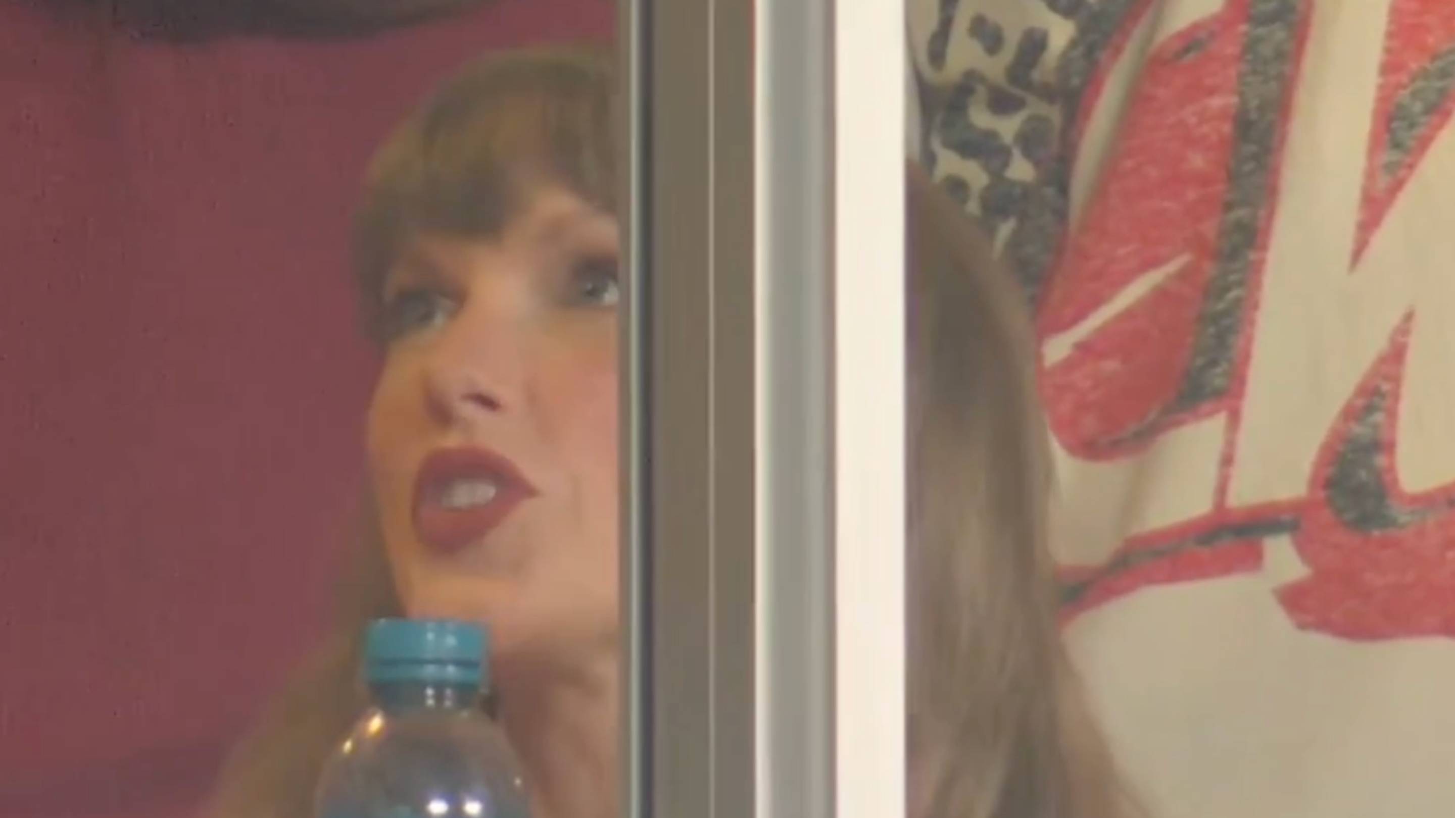 What Taylor Swift Was Really Saying When ESPN Showed Her Yelling at the TV During Broncos-Chiefs