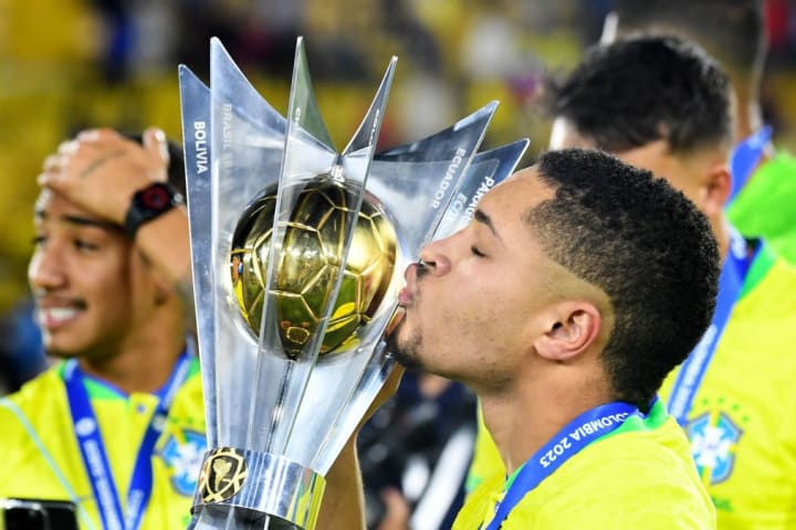 Vitor Roque Convocação Seleção Brasileira Brasil Athletico-PR