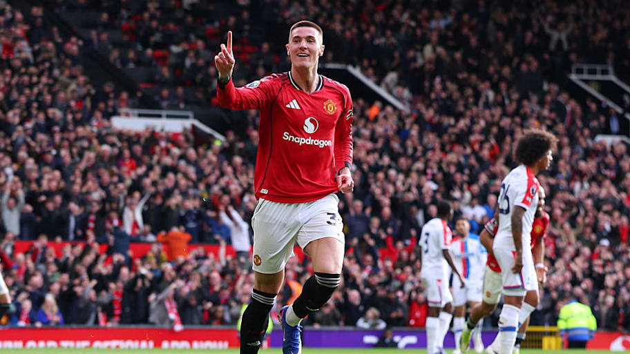 Benjamin Šeško celebrates Premier League goal for Man Utd.
