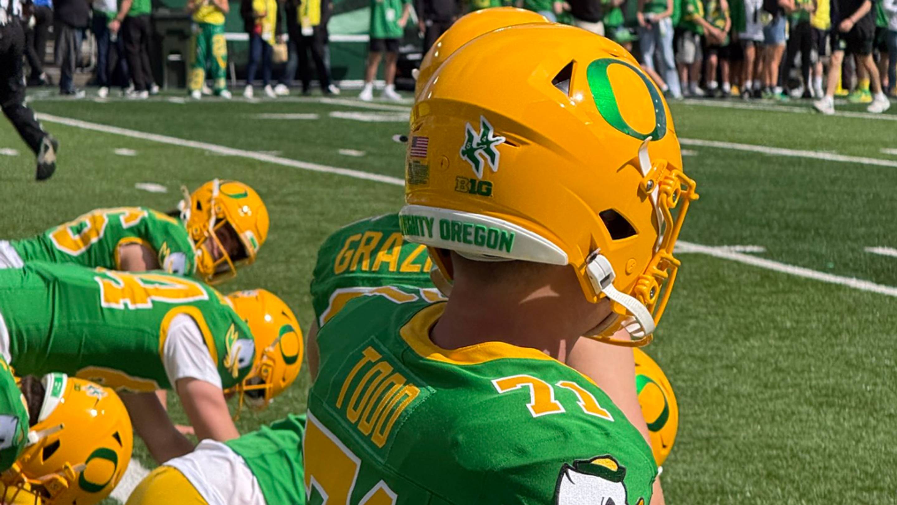 Oregon Ducks' Uniforms Steal the Show vs. Boise State Broncos