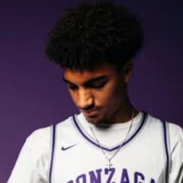 Derek Dixon, a North Carolina commit and a four-year starter at Gonzaga College (D.C.), is one of the stars who make the Purple Eagles a national power in boys basketball.