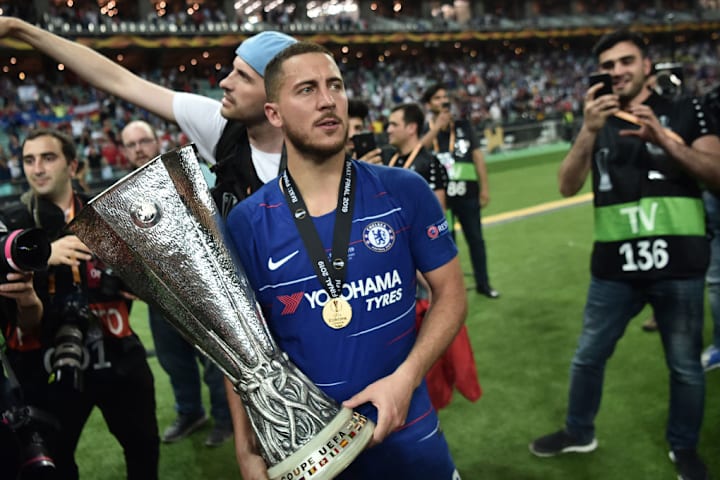 FBL-EUR-C3-CHELSEA-ARSENAL-FINAL-TROPHY
