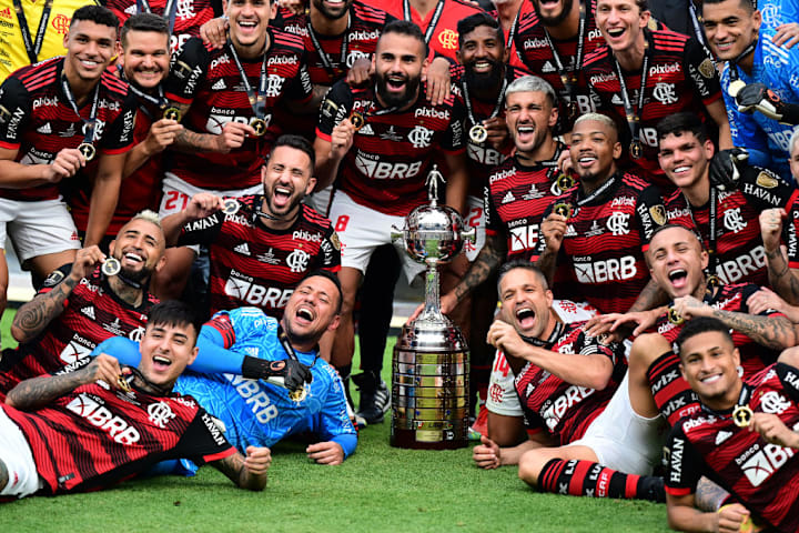TOPSHOT-FBL-LIBERTADORES-FLAMENGO-PARANAENSE