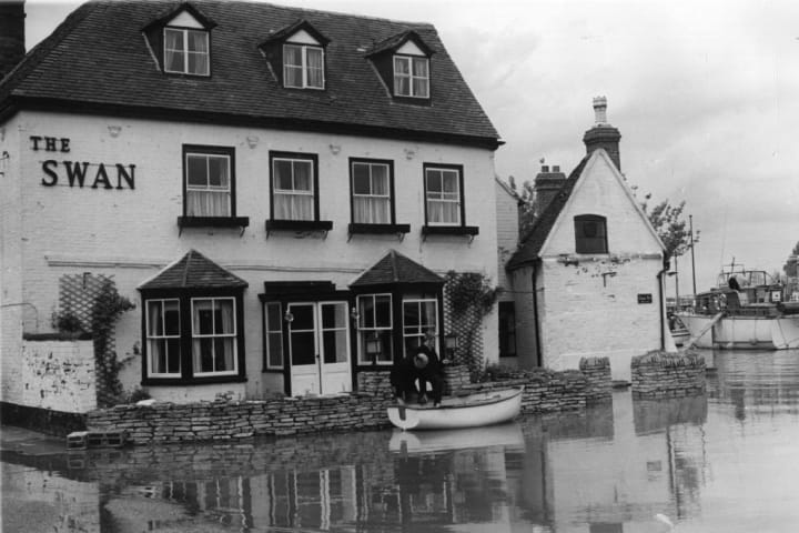 The Swan pub in Upton on Severn during floods in Worcestershire, 1969. 
