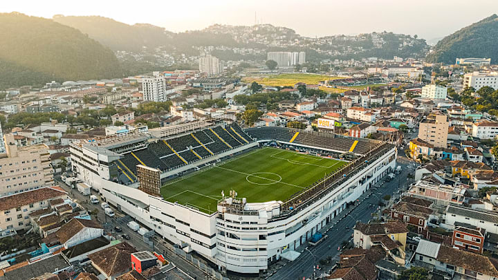 Santos v Flamengo - Brasileirao 2025