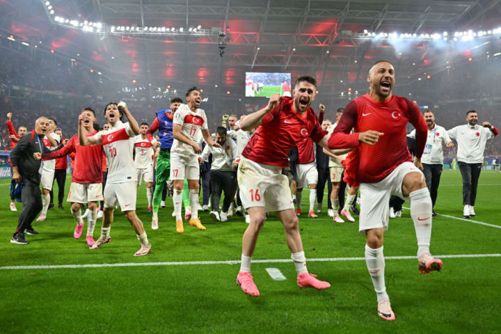 Ismail Yuksek, Cenk Tosun