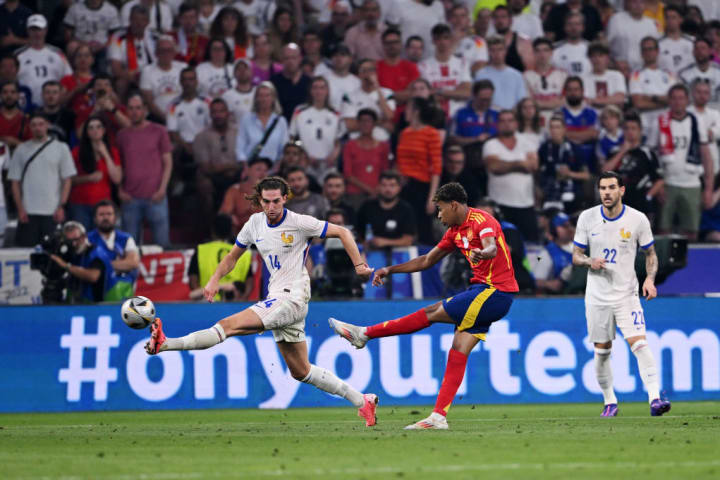 Lamine Yamal, Adrien Rabiot