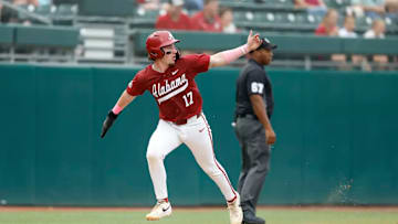 Alabama's Will Plattner (17) in a game against Georgia.