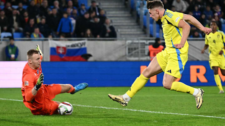 FBL-EUR-NATIONS-SVK-SWE