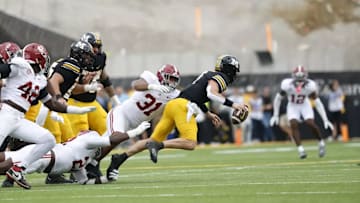 Alabama Defensive Lineman Keon Keeley (31) in action vs Missouri at Faurot Field at Memorial Stadium in Columbia, MO on Saturday, Oct 11, 2025.