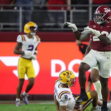 Alabama Defensive Lineman LT Overton (22) in action against LSU at Bryant-Denny Stadium in Tuscaloosa, AL on Saturday, Nov 8, 2025.