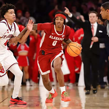 Alabama guard Labaron Philon (0) in action against Saint John's at Madison Square Garden in New York, NY on Saturday, Nov 8, 2025.