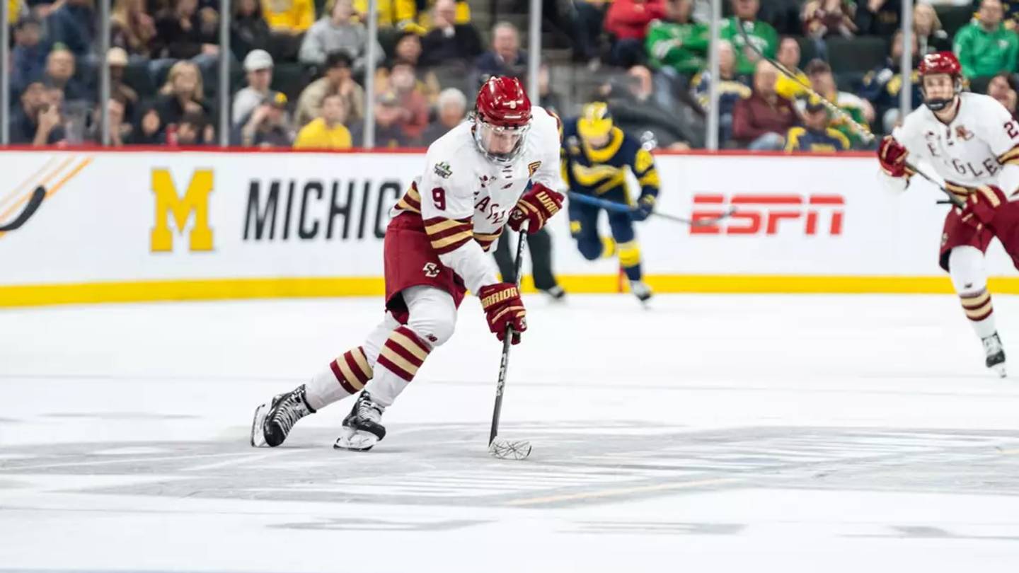 Boston College's Ryan Leonard Awarded Hockey East Co-Player of the Week