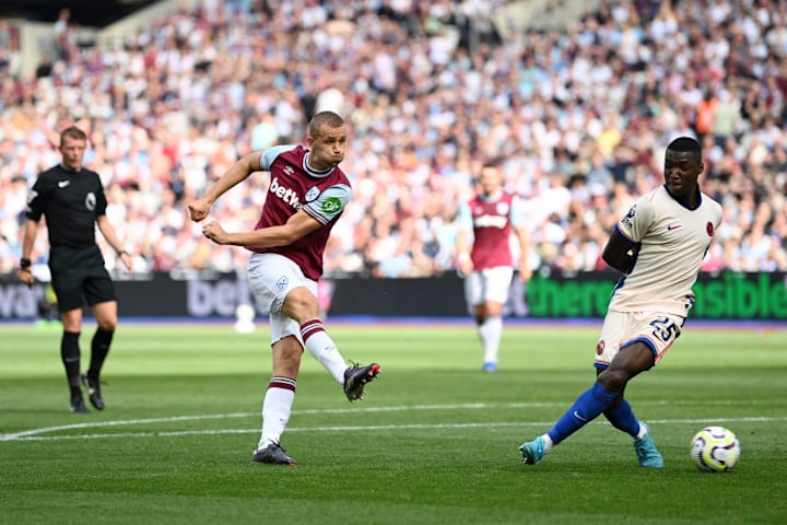 Tomas Soucek fires a shot away from West Ham against Chelse