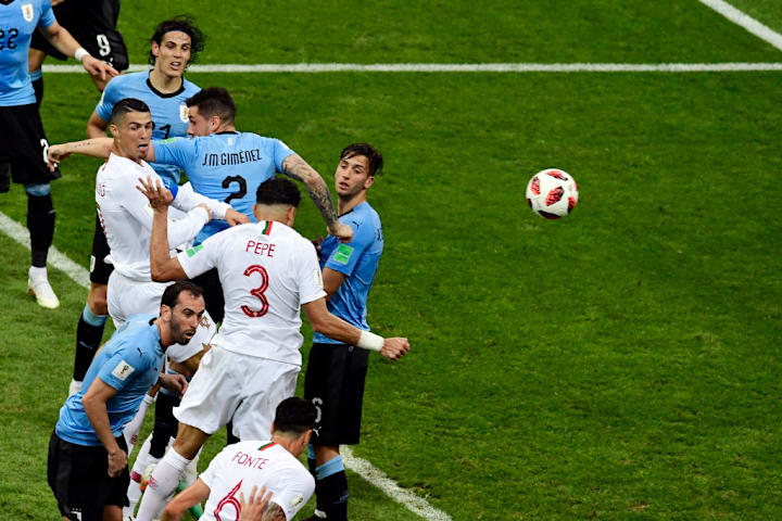 TOPSHOT-FBL-WC-2018-MATCH49-URU-POR