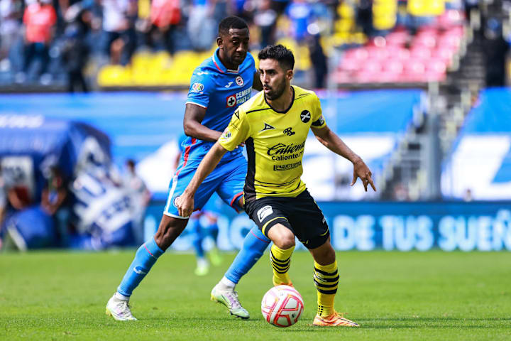 Gonzalo Carneiro, Néstor Vidrio
