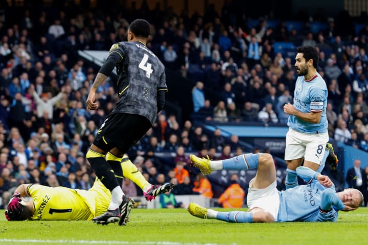 Emiliano Martinez, Erling Haland