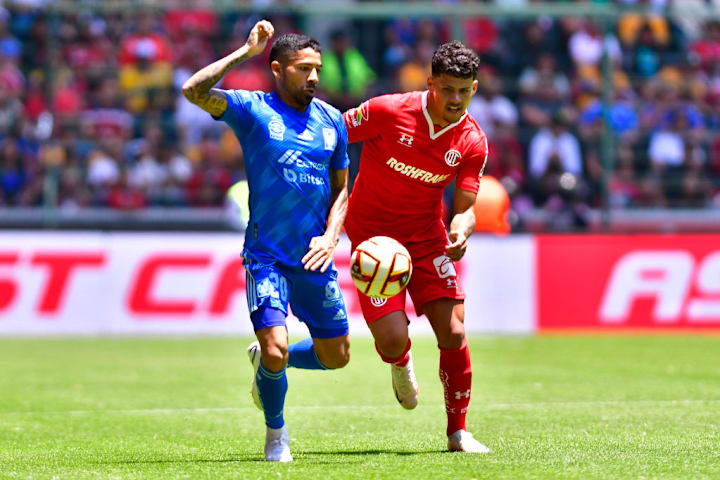 Javier Aquino, Maximiliano Araujo