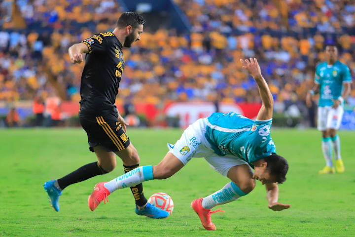 Andre-Pierre Gignac, Osvaldo Rodriguez