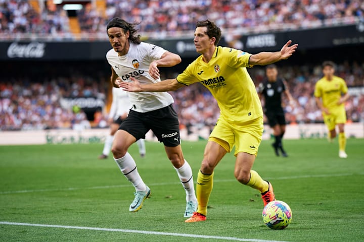 Edinson Cavani, Pau Torres