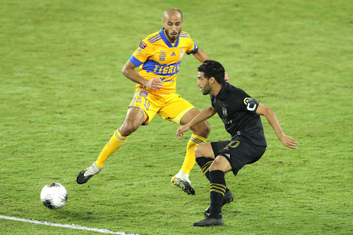 Guido Pizarro, Carlos Vela