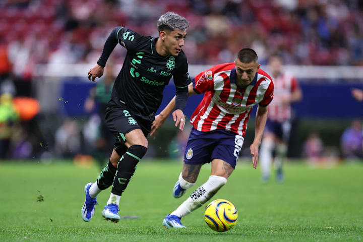 Omar Campos, Roberto Alvarado