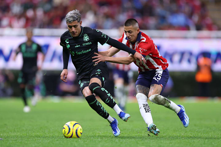 Omar Campos, Roberto Alvarado